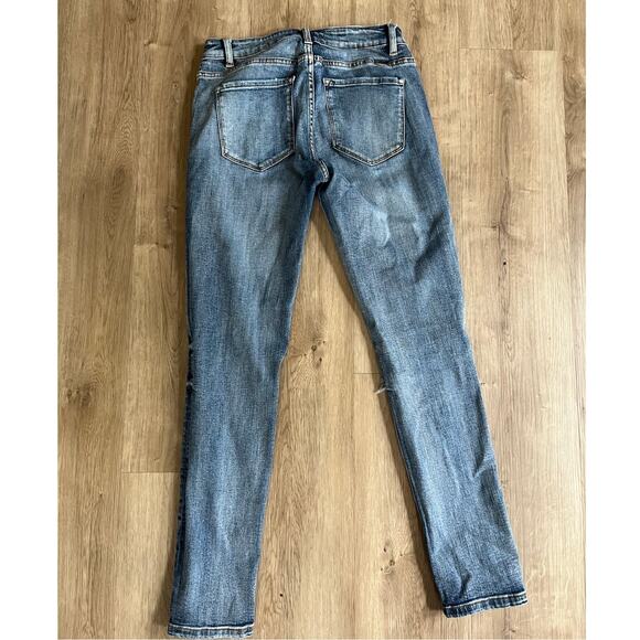 KanCan Women's Size 5/26 Distressed Button Fly Mid Rise Ankle Skinny Jeans - Picture 2 of 7